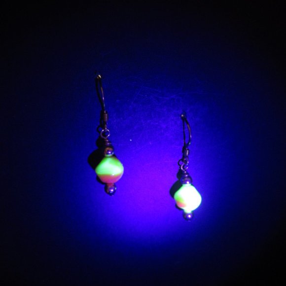 Uranium glass bead earrings - Picture 3 of 16